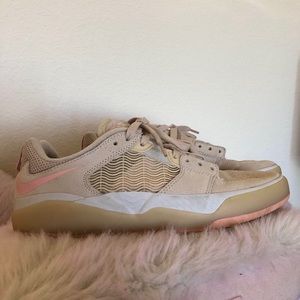 Ishod’s Nike SB Sneaker Women’s Size 6